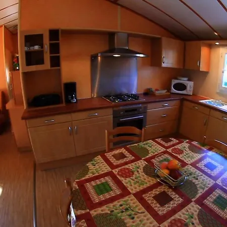 比利牛斯休闲旅馆 营地