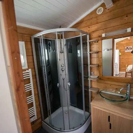 营地 比利牛斯休闲旅馆