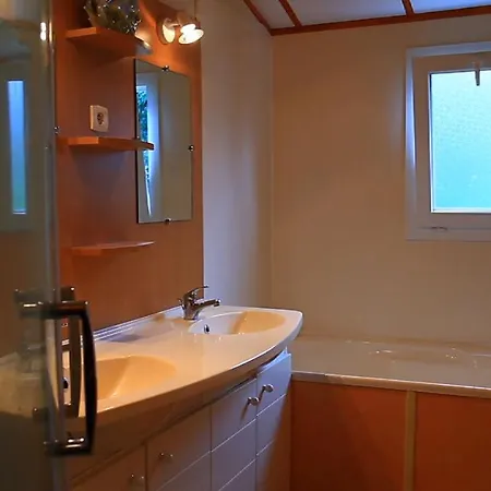 Espace Pyrenees Loisirs 5* ארגלס-גזוסט