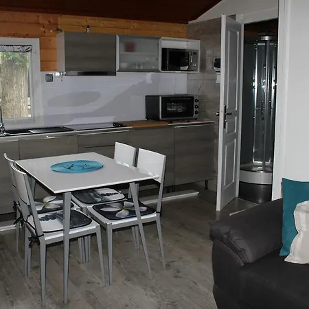 אתר קמפינג Espace Pyrenees Loisirs 5*